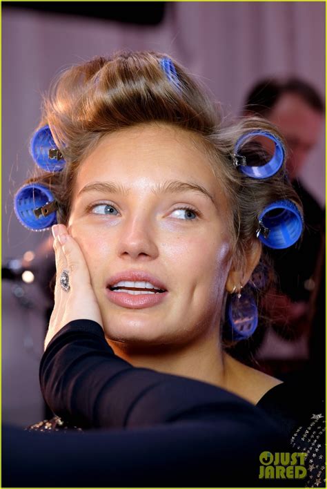 victoria s secret models get hair and makeup done backstage at fashion show 2018 photo 4177752