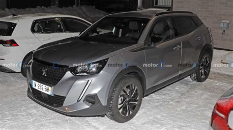 2024 Peugeot 2008 Facelift Spy Photo 7083808