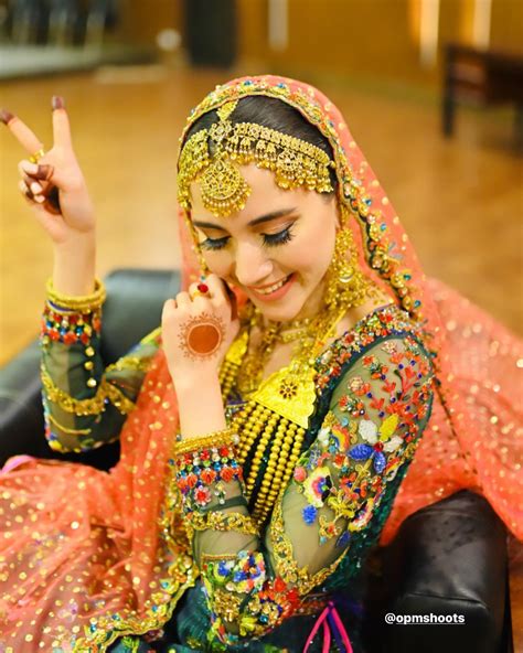 Latest Bridal Mehndi Dresses Wedding Collection 10