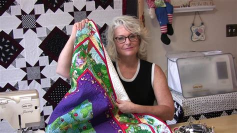How To Hand Sew Binding On A Quilt Sewing Binding Quilt Binding