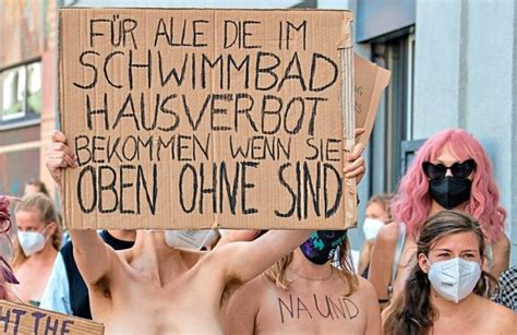 Oben Ohne Demo F R Frauenrechte In Augsburg