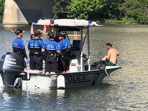 Man Flees Dps Traffic Stop Jumps Into Lady Bird Lake Officials Say