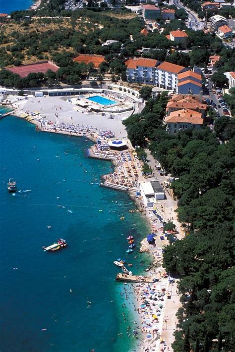 Patrik schick si sám postavil míč na penaltový puntík a bezpečně proměnil! Významné turistické výročí letoviska Novi Vinodolski ...