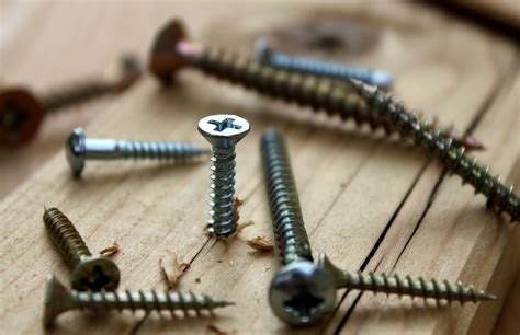 How To Choose The Correct Size Wood Screws