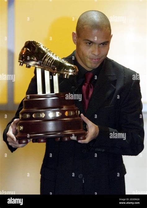 Ronaldo World Cup Trophy Brazil Hi Res Stock Photography And Images Alamy