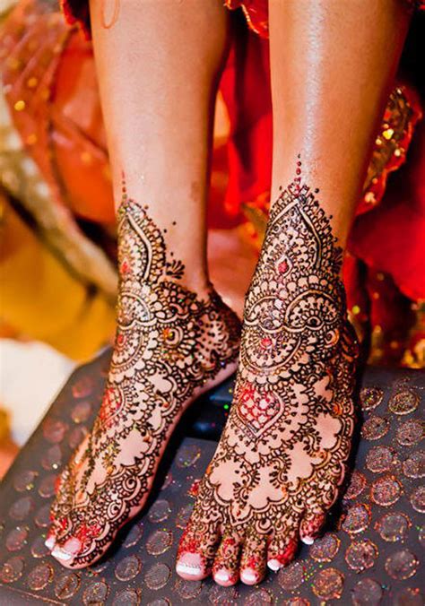 10 Best And Simple Eid Mehndi Designs And Henna Patterns For Hands And Feet