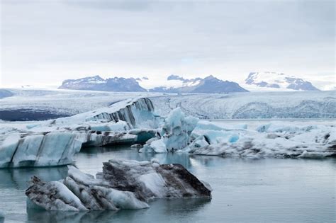 Premium Photo Jokulsarlon Glacial Lake Iceland Icebergs Floating On