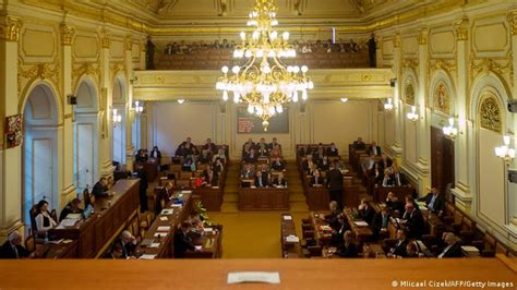Lawmakers Dissolve Czech Parliament In Wake Of Necas Bribery Scandal Dw Learn German