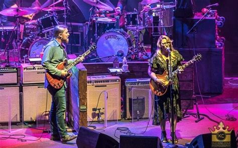 Tedeschi Trucks Band Live Debuts New Song Confirms Chicago And Nyc Residencies Through 2022