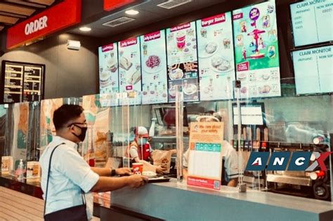 We Can All Dine Inside Jollibee Again Soon—but This Is How Its Gonna