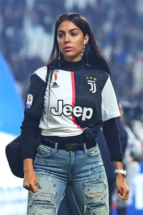 Pin Di Marco Albertazzi Su Juventus Moda Per Teenager Maglia Stile Di Moda
