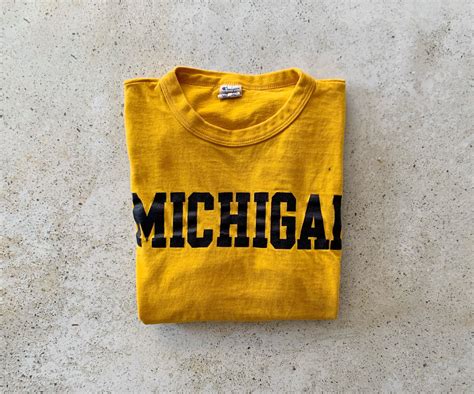 Vintage T Shirt Michigan Graphic Letter Logo College University State