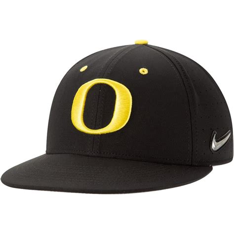 Nike Oregon Ducks Aero True Fitted Baseball Hat