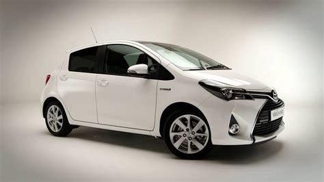 Toyota Yaris Supermini 2015 Review Youtube