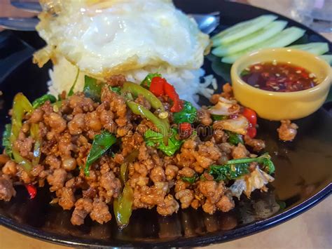 We did not find results for: Kao Pad Kra Prao O Riso Tailandese Con Carne Di Maiale E ...