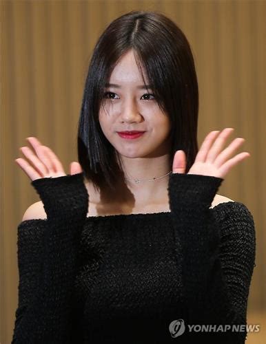 Hyeri facts and ideal type hyeri (혜리) is a south korean actress and singer under creative group ing. Hyeri feels pressure with drama 'Entertainer' - The Korea ...