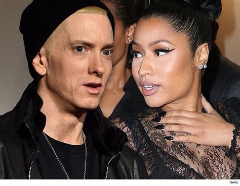 Eminem Teases Crowd With Nicki Minaj Relationship Jokes