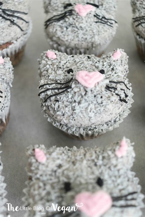 Cookies And Cream Cat Cupcakes Recipe The Little Blog Of Vegan