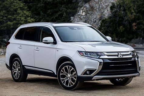 Mitsubishi Outlander Suv Offers More Features In 2018 Model