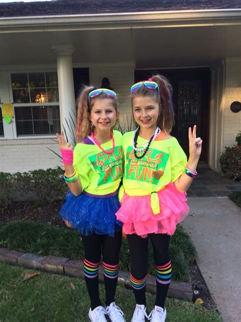 The music will be provided by a dj. Fun girls 80s costume! | 80s party outfits, 80s party ...
