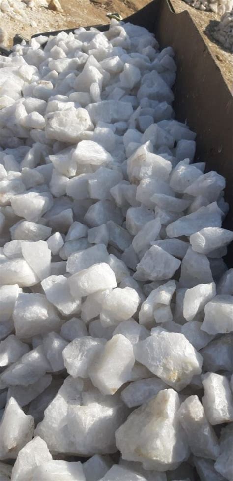 Lumps White Quartz Lump Packaging Type Loose Grade A Grade At Rs