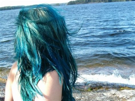 Ocean hair isn't just plain old smurf blue hair, either. blue, hair, ocean - image #182418 on Favim.com