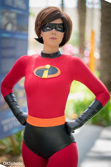 elastigirl from the incredibles daily cosplay