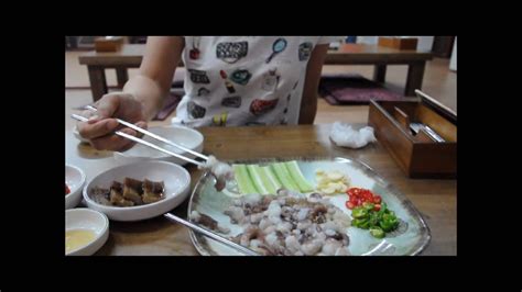 Eating Live Octopus In Seoul South Korea Sannakjiwmv Youtube