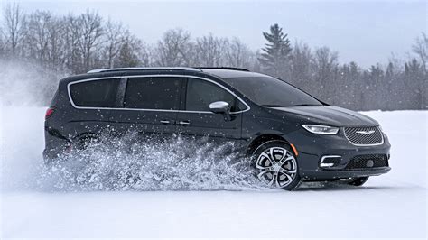 2021 Chrysler Pacifica Review Whats New Hybrid Fuel Economy