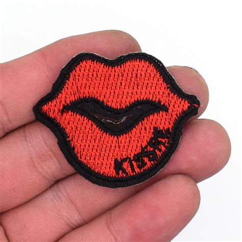 New Embroidery Lip Patches Sewing Clothes Patch Mouth Motifs Iron On