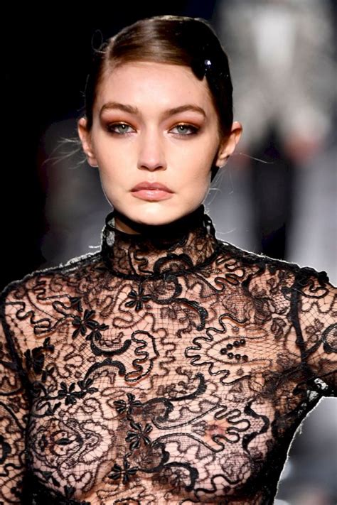 Gigi Hadid Flaunts Her Nude Tits At The Fashion Show 22 Photos Video Thefappening