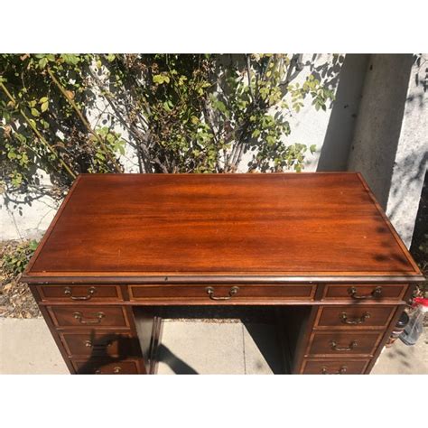 With such an important role, it is important to choose the right type. Sligh-Lowry 1940's Antique Executive Desk | Chairish