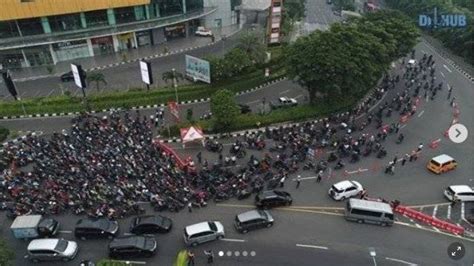 Suasana Psbb Hari Pertama Di Surabaya Tak Jauh Beda Dengan Hari Biasa