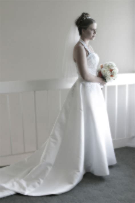 Lêer White Wedding Dress  Wikipedia