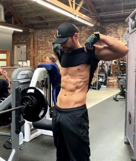 Entenda treta com astro de 'lucifer'. Pin by Pandora Hiddleston on Tom Ellis in 2020 | Tom ellis ...