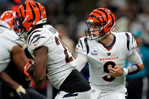 Cincinnati Bengals Stars Joe Burrow And Joe Mixon Celebrate Touchdown