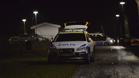 Polisen har spärrat av skäggetorp centrum i linköping. 20-åring död efter skjutning i Linköping - Nkpg.News