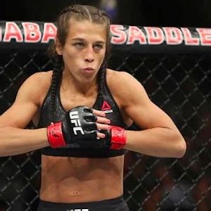 In her first title bout, jędrzejczyk went up against carla esparza for the ufc strawweight championship at ufc 185 in 2015 and won spectacular fashion via tko in the second. Weili Zhang vs Joanna Jedrzejczyk Predictions, Picks, UFC ...