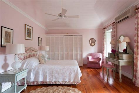 10 Beautiful Master Bedrooms With Pink Walls