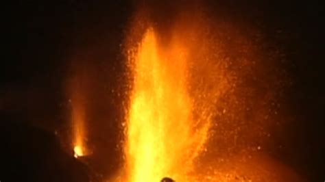 Explosive Footage Of Volcano Eruption On Cape Verde Island Mrctv
