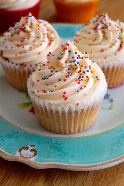 Perfect Vanilla Cupcakes Cupcake Recipes Yummy Cupcakes Cupcake Cakes