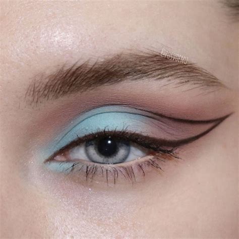 Pin By Rebekah Sykes On M A K E U P In 2020 Eye Makeup Makeup