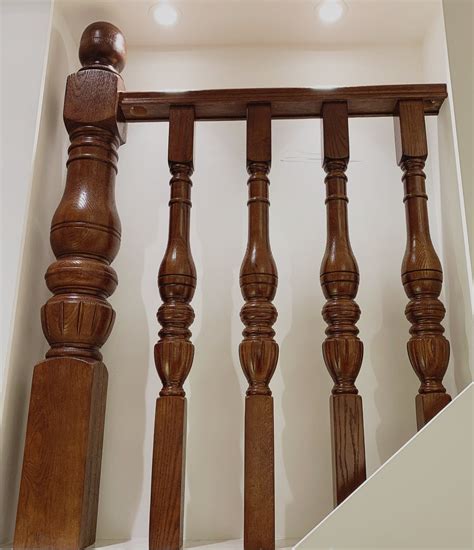 China Solid Wood Stairs Railing Handrail Wood Railing Indoor Wrought