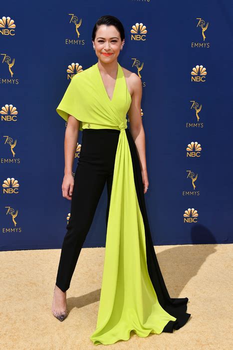Emmys Fashion Tatiana Maslany Stuns In Daring Yellow And Black