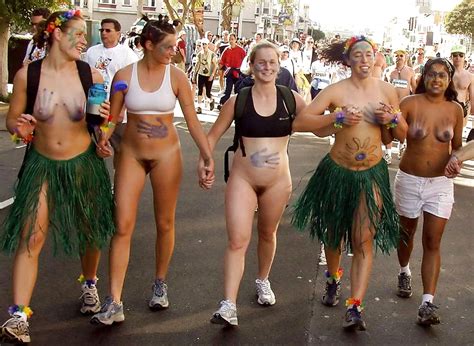 Bottomless Participants At Bay To Breakers Run Pics Play Group Nude Beach Boner Min