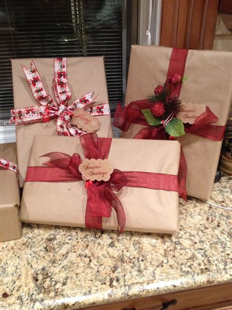 Wrap Christmas Ts Up Using Brown Paper And Red Ribbon Christmas