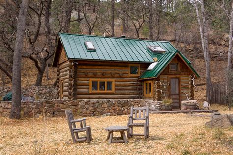 From rugged mountaintops to grassy plains to lowland desert, new mexico's hiking and camping spots exude diversity. These 11 Cozy New Mexico Cabins Are The Perfect Place To ...
