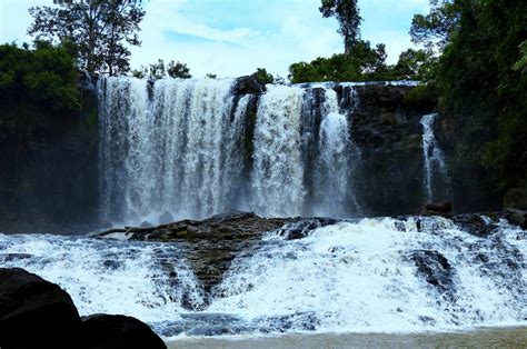 Best Time To See Gorgeous Bousra Waterfalls In Cambodia 2022 Roveme