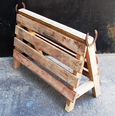 Looking for a cheap saddle stand to properly maintain your valuable saddle? Pallet Saddle Stand | Saddle stand, Horse diy, Horse barns