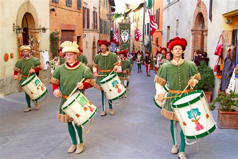 Your Complete Guide To Festivals In Tuscany This October Blog By Bookings For You